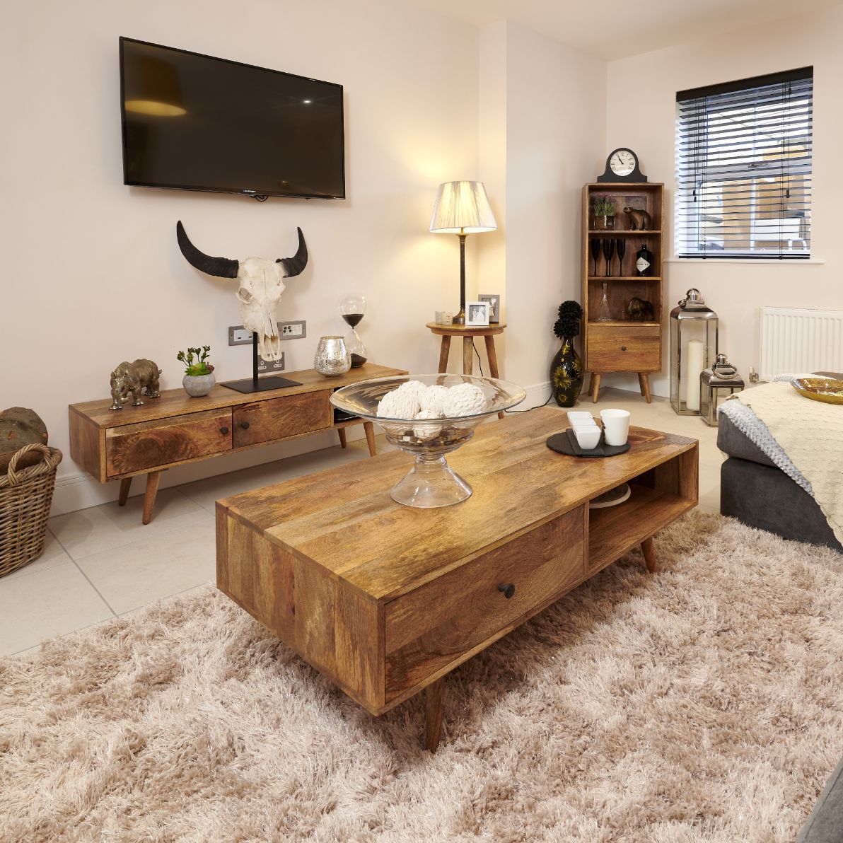 Light Retro Chic Light Retro Chic