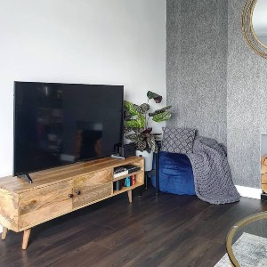 Light Retro Chic TV Stand